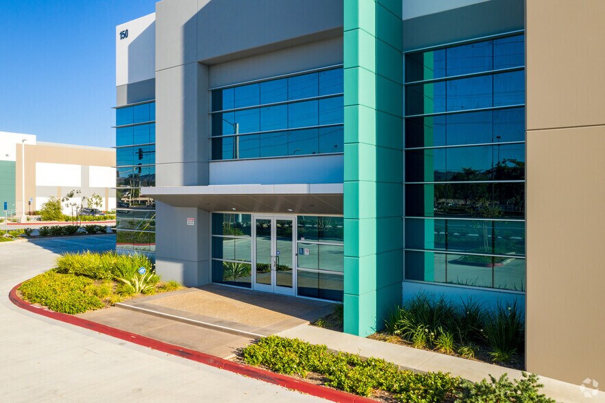 More Photos Of 4260 N Harbor Blvd, Fullerton Warehouse For Lease