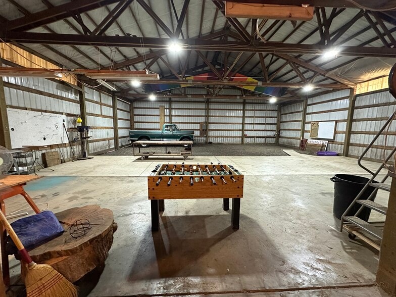 More Photos Of 15626 SE Martins St, Portland Warehouse For Lease