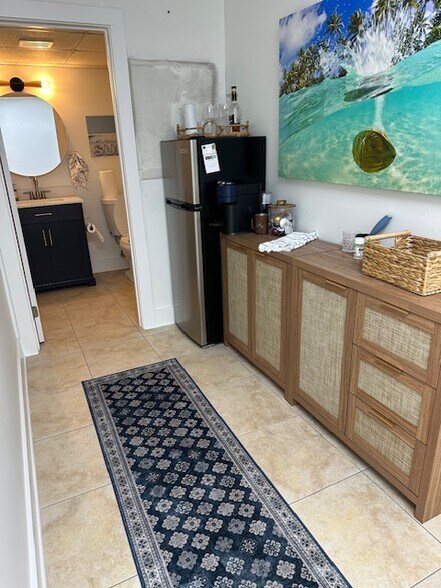 More Photos Of 1301 Penman Rd, Jacksonville Beach Loft Creative Space For Lease