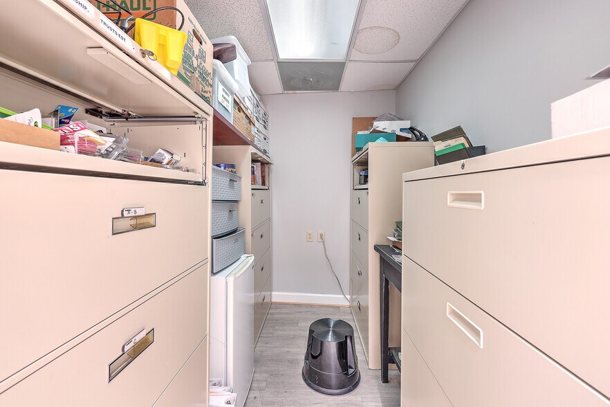 More Photos Of 494-496 King St, Charleston Storefront Retail Office For Lease