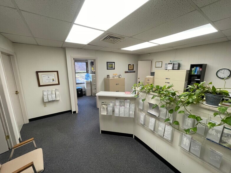 More Photos Of 351 Merline Rd, Vernon Medical For Lease