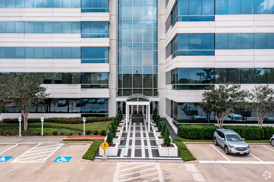 More Photos Of 13100 Space Center Blvd, Houston Office For Lease