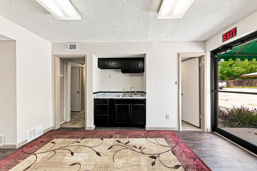 More Photos Of 1131 Babcock Rd, San Antonio Office Residential For Sale