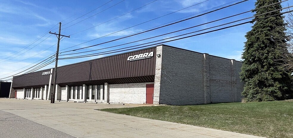 More Photos Of 32301 Howard Ave, Madison Heights Manufacturing For Lease