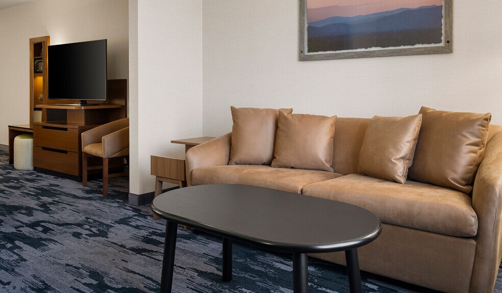 More Photos Of 10495 Crosspoint Blvd, Indianapolis Hotel For Sale