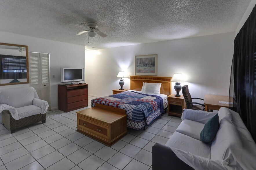 More Photos Of 1770 Plunkett St, Hollywood Hospitality For Sale