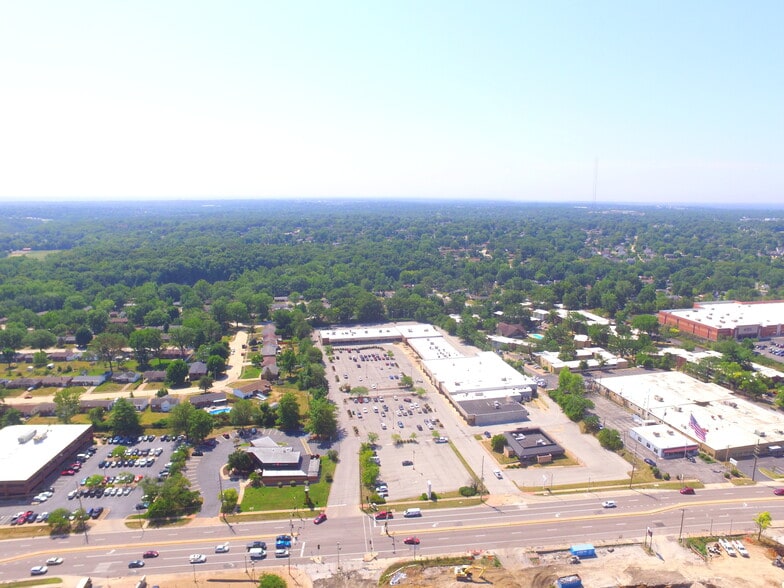 More Photos Of 9222-9280 Watson Rd, Crestwood General Retail For Lease