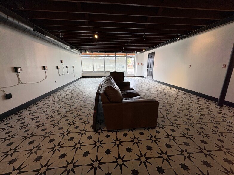 More Photos Of 4370 S Broadway, Englewood Storefront For Lease