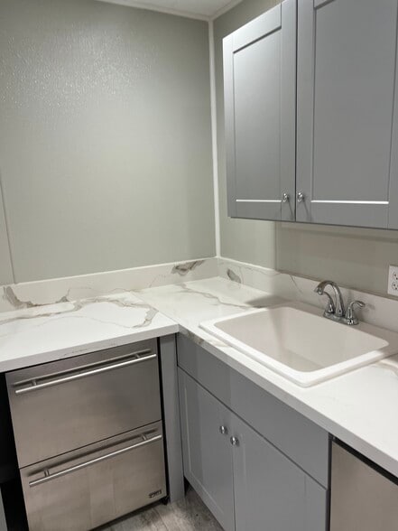 More Photos Of 3193 Imperial Ave, San Diego Freestanding For Lease