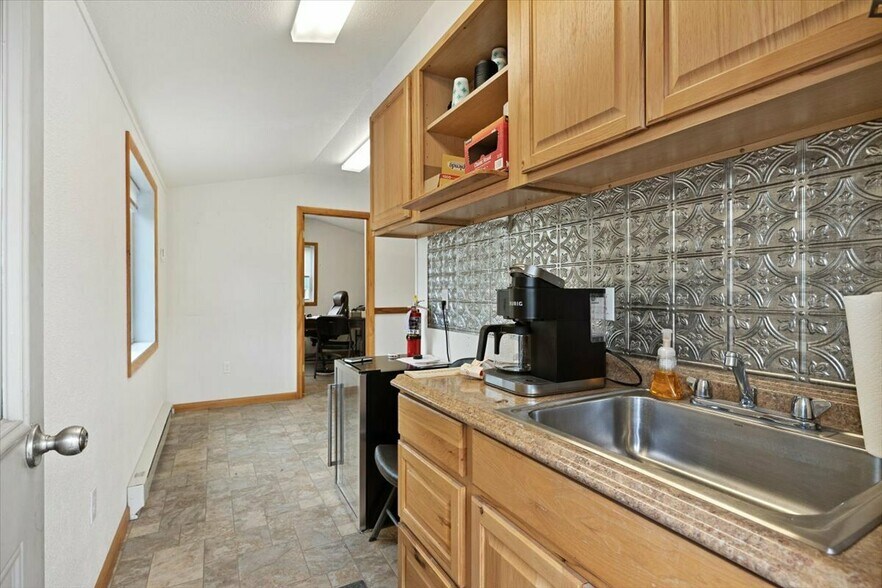 More Photos Of 118 Riverside Rd, Billings Research And Development For Sale