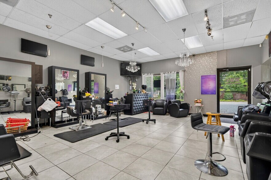 More Photos Of 131 Boston Rd, North Billerica General Retail For Sale