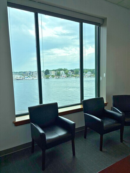 More Photos Of 1 Harbour Pl, Portsmouth Office For Lease