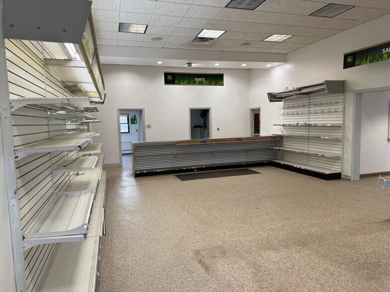 More Photos Of 149 Sheep Davis Rd, Pembroke Storefront For Lease