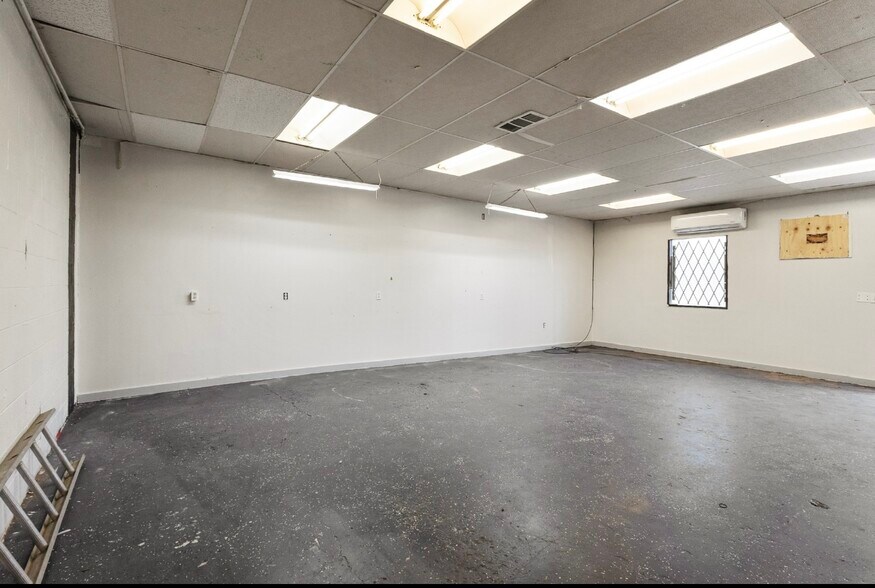 More Photos Of , San Antonio General Retail For Sale