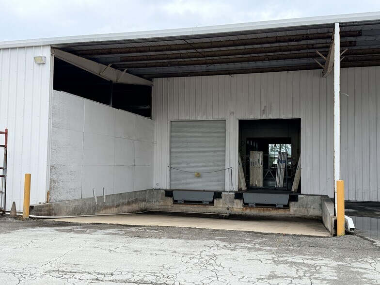 More Photos Of 1649 Avenue L, Riviera Beach Warehouse For Sale