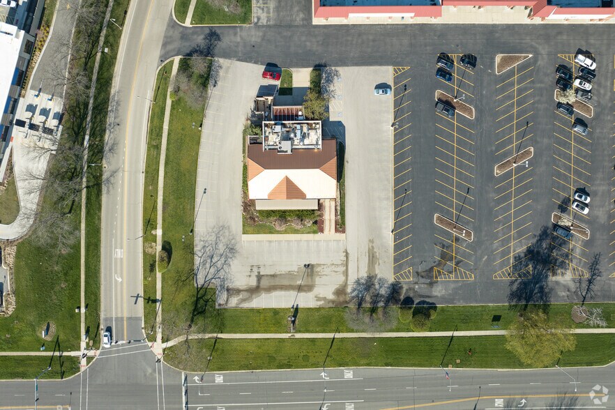 More Photos Of 1195 S Milwaukee Ave, Libertyville Restaurant For Lease