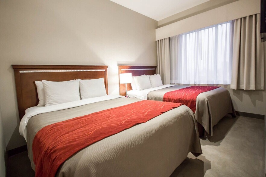 More Photos Of 61 Chrystie St, New York Shelter For Sale