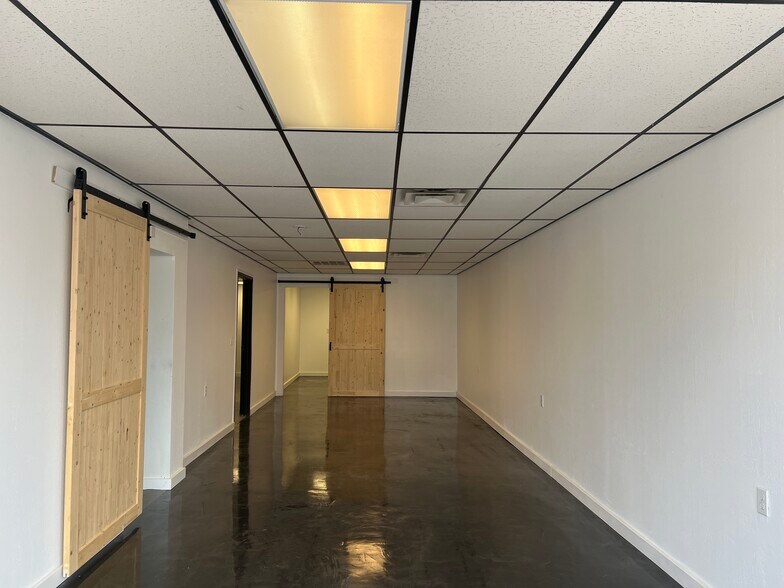 More Photos Of 209-211 S 5th St, Chickasha Storefront For Lease