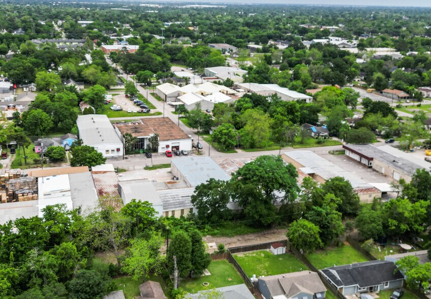 More Photos Of 6302 Saint Augustine St, Houston Manufacturing For Lease