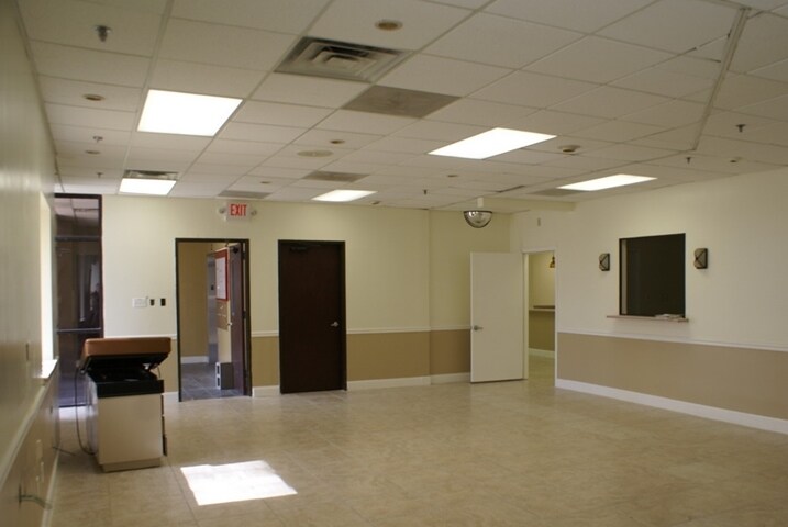 More Photos Of 203 N College Ave, Cleveland Medical For Sale