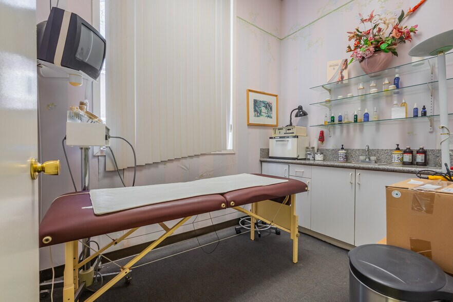 More Photos Of 199 N 2nd Ave, Upland Freestanding For Sale