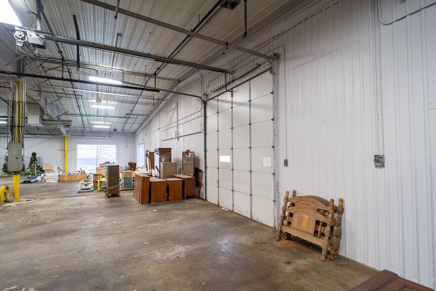 More Photos Of 1304 Valleyhigh Dr NW, Rochester Showroom For Sale