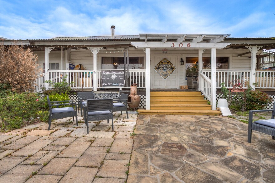 More Photos Of 308 John A Butler, Montgomery Freestanding For Sale