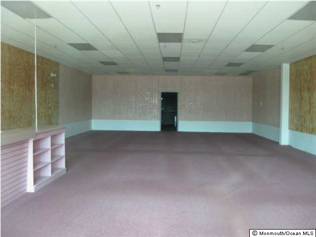 More Photos Of 912 W Bay Ave, Barnegat Storefront For Lease
