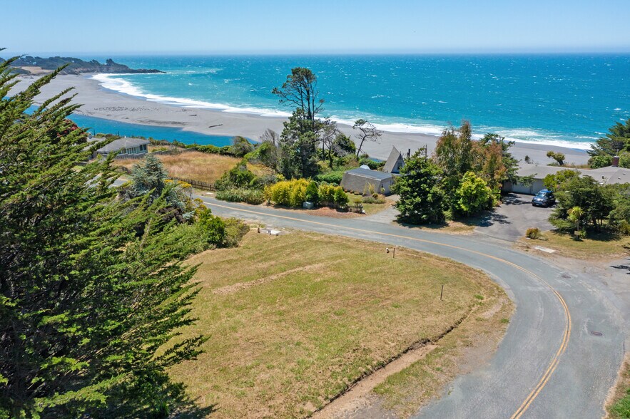 More Photos Of 39000 Highway 1, Gualala Medical For Sale