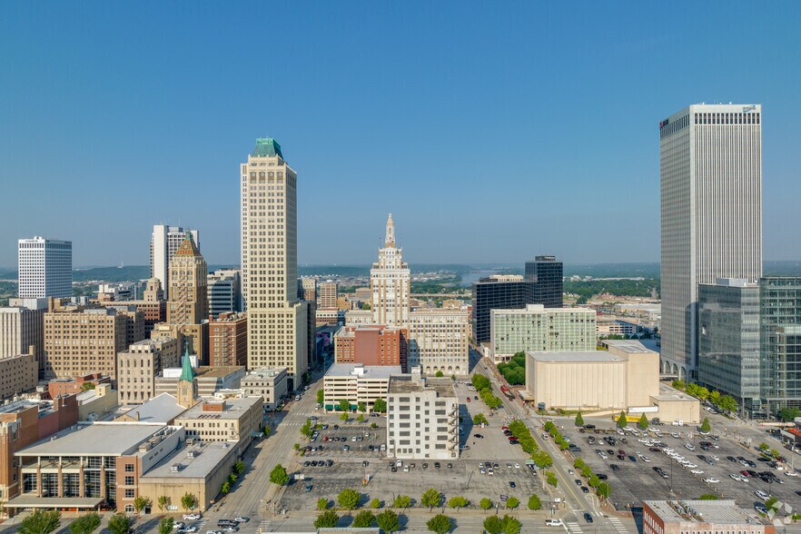 More Photos Of 320 S Boston Ave, Tulsa Office For Sale