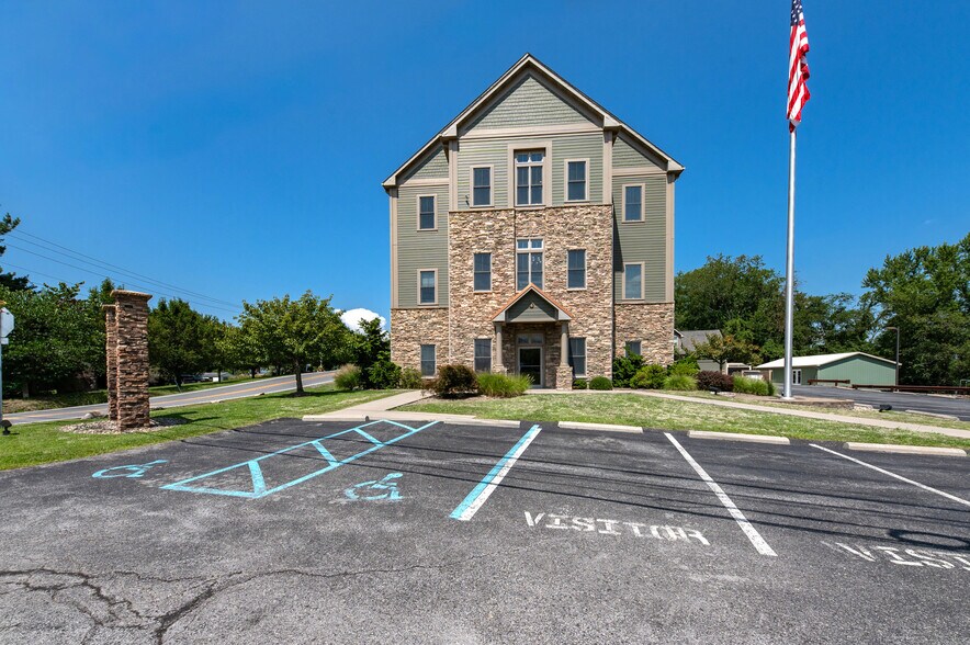 More Photos Of 6-10 Canyon Rd, Morgantown Loft Creative Space For Sale