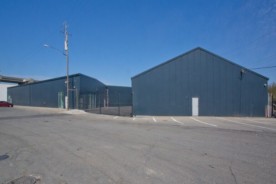 More Photos Of 1908-1950 Innes Ave, San Francisco Distribution For Lease
