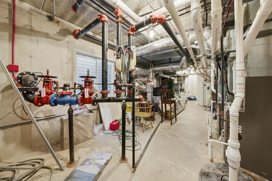 More Photos Of 828 N Cass Ave, Westmont Office For Sale