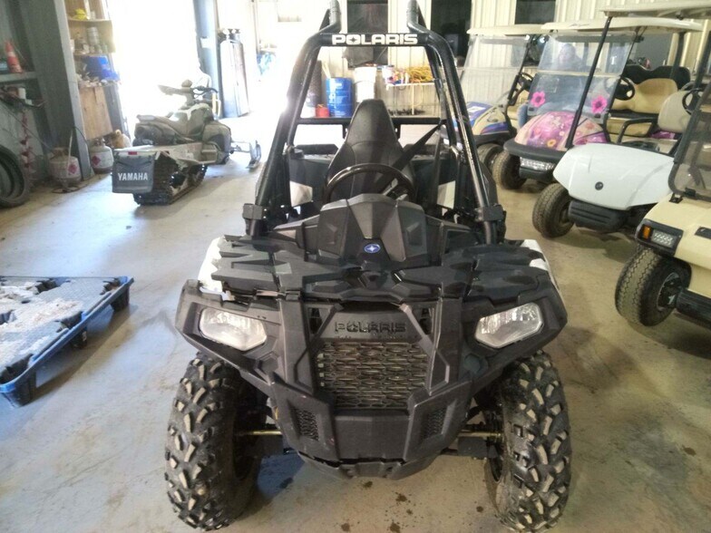 More Photos Of 224 Michael Ln, New Berlin Racetrack For Sale