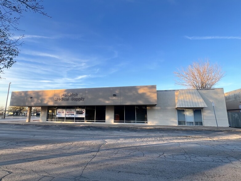 Primary Photo Of 1318 N 8th St, Abilene Freestanding For Sale