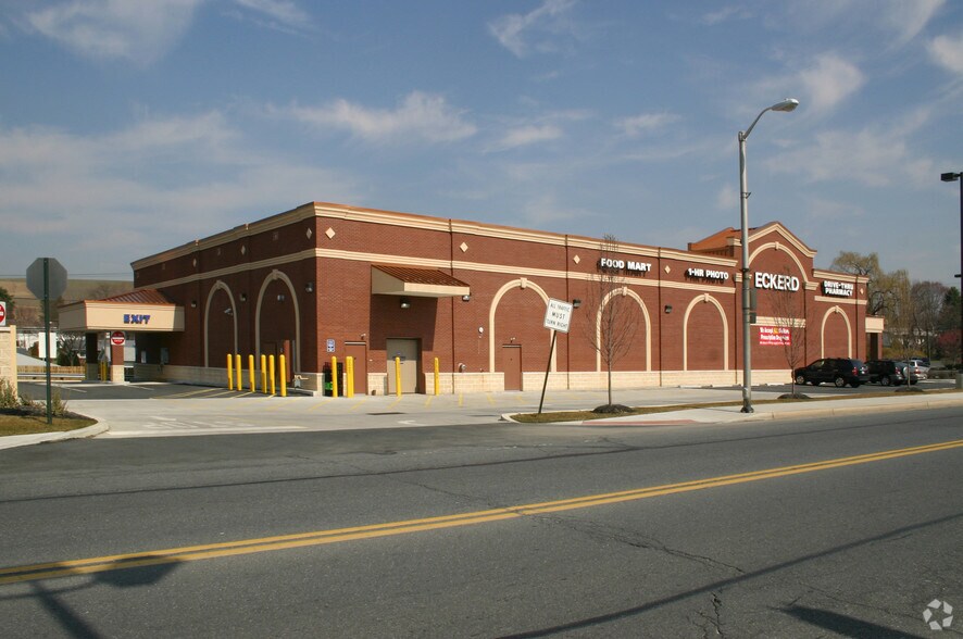 More Photos Of 23 N Elm St, Kutztown Drugstore For Sale