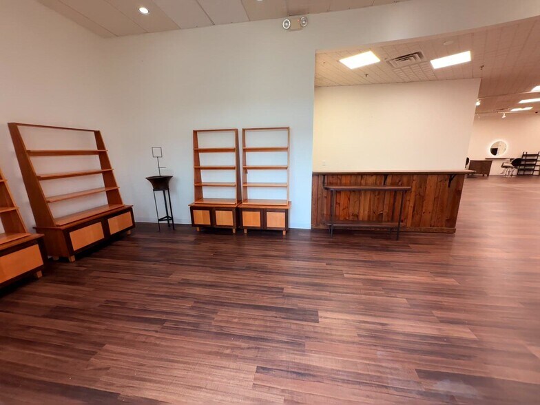 More Photos Of 451-465 Canyon del Rey Blvd, Del Rey Oaks Unknown For Lease