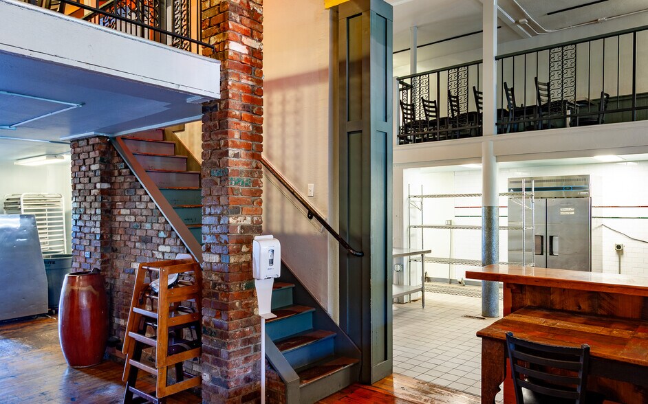 More Photos Of 21 E Main St, Walla Walla General Retail For Lease