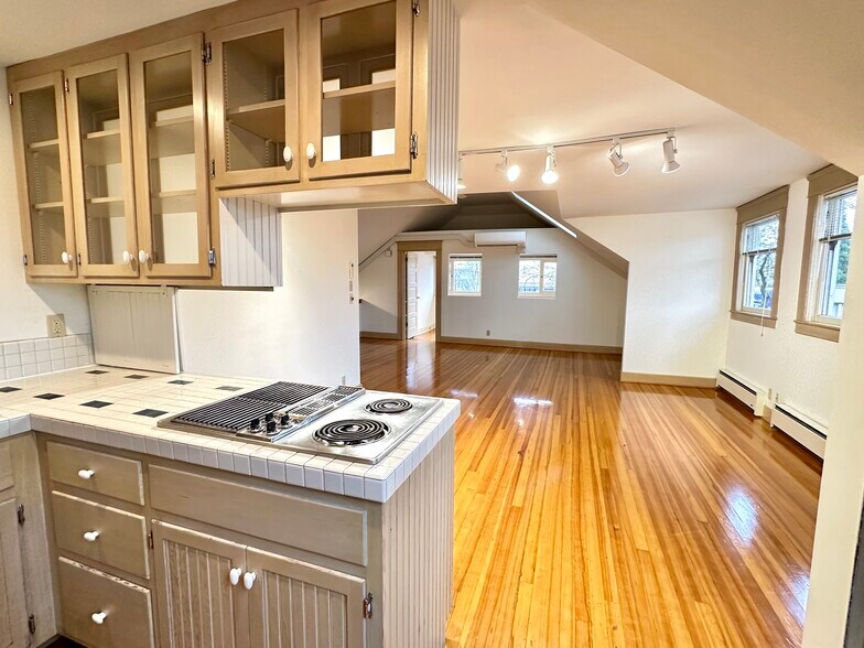 More Photos Of 1442 Pearl St, Eugene Office For Lease