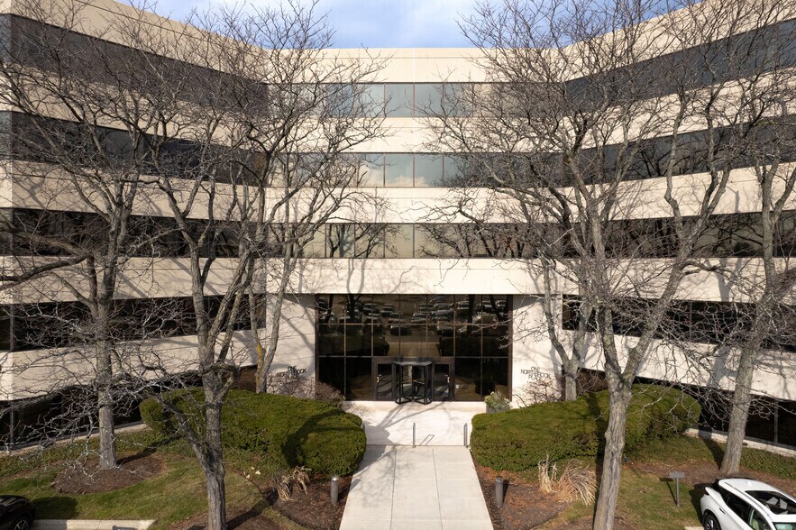 More Photos Of 5 Revere Dr, Northbrook Coworking Space