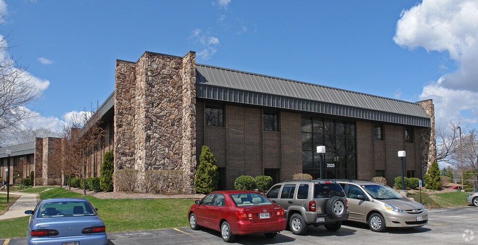 Primary Photo Of 2525 N 124th St, Brookfield Office For Lease
