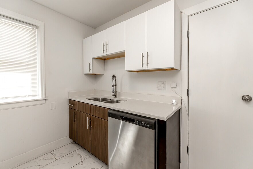 More Photos Of 170 N Hollywood St, Memphis Apartments For Sale