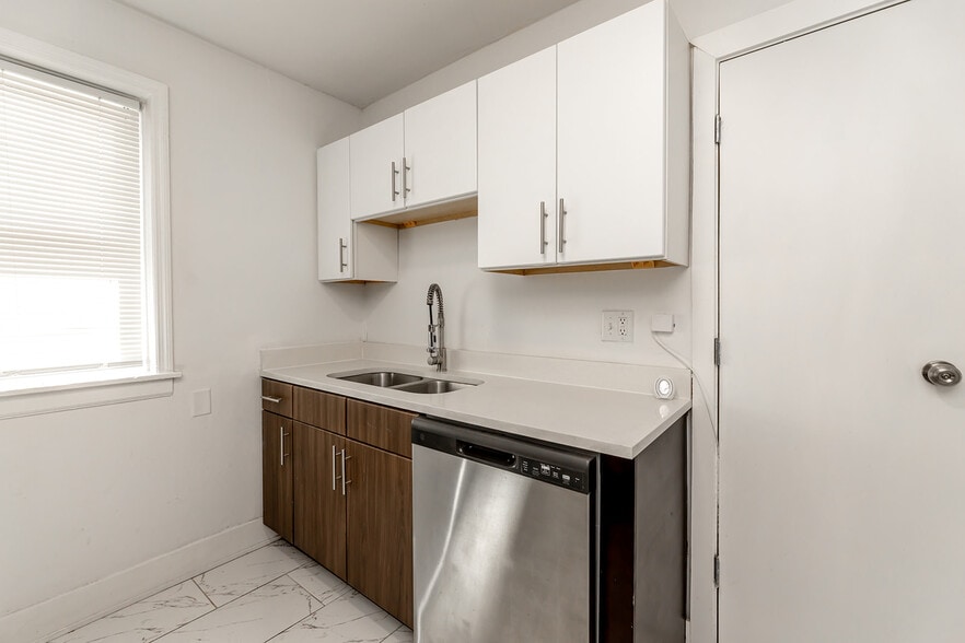 More Photos Of 170 N Hollywood St, Memphis Apartments For Sale
