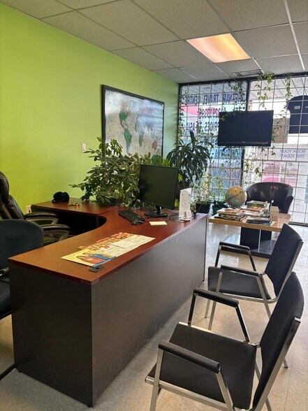 More Photos Of 3211-3235 17 Av SE, Calgary General Retail For Lease