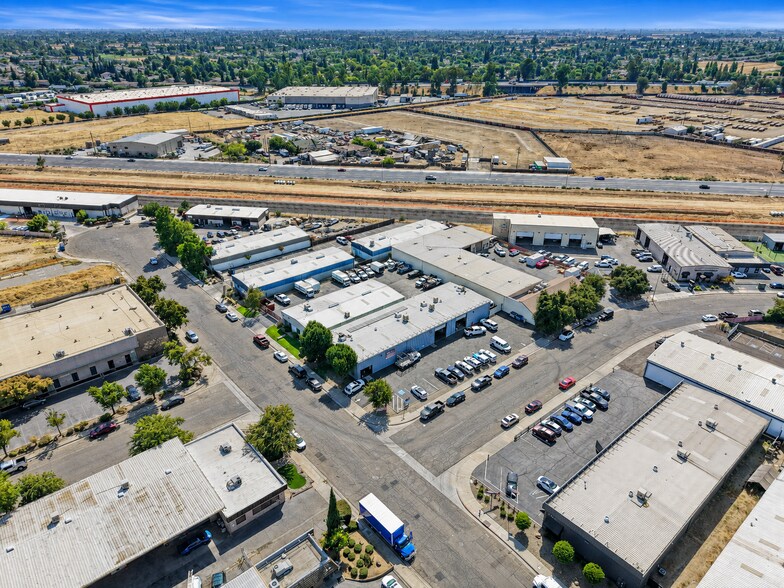 More Photos Of 4567 N Bendel Ave, Fresno Service For Lease