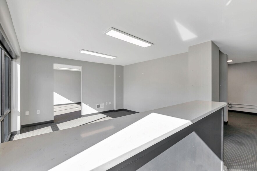 More Photos Of 2327 Anderson Rd, Crescent Springs Office For Lease