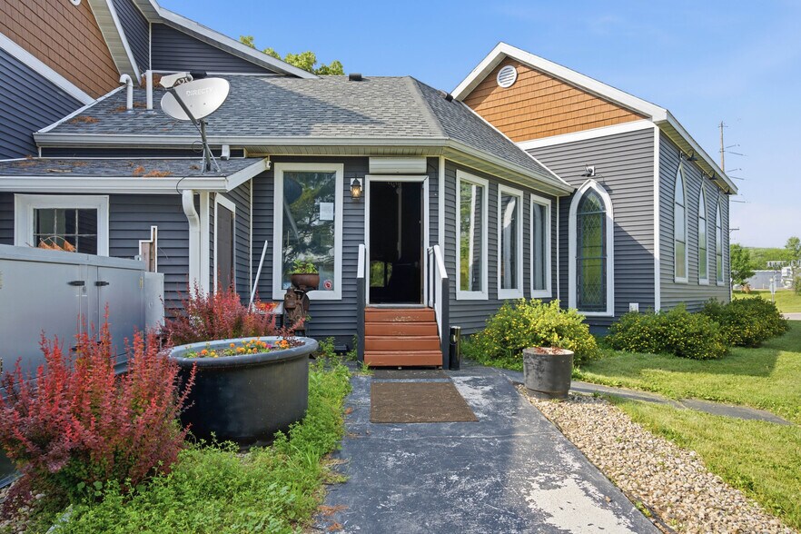 More Photos Of E13887 Highway DL, Merrimac Specialty For Sale