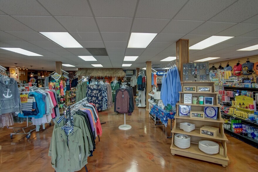 More Photos Of 215 W Water St, Grafton Marina For Sale