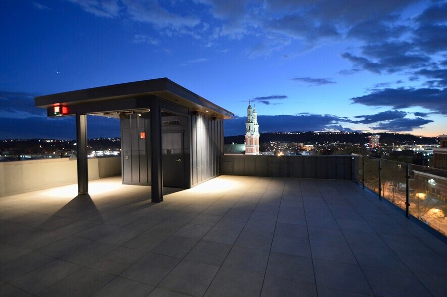 More Photos Of 535 Madison Ave, Covington Office For Lease