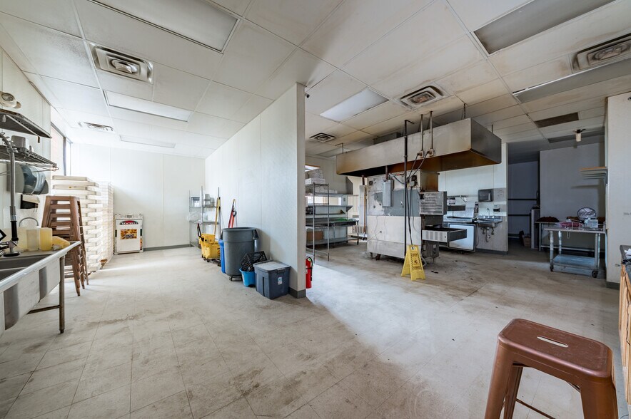 More Photos Of 1370 University Ave, Morgantown Storefront Retail Office For Sale